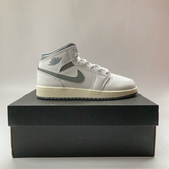 Air Jordan 1 mid neutral grey GS - Picture 2 of 4